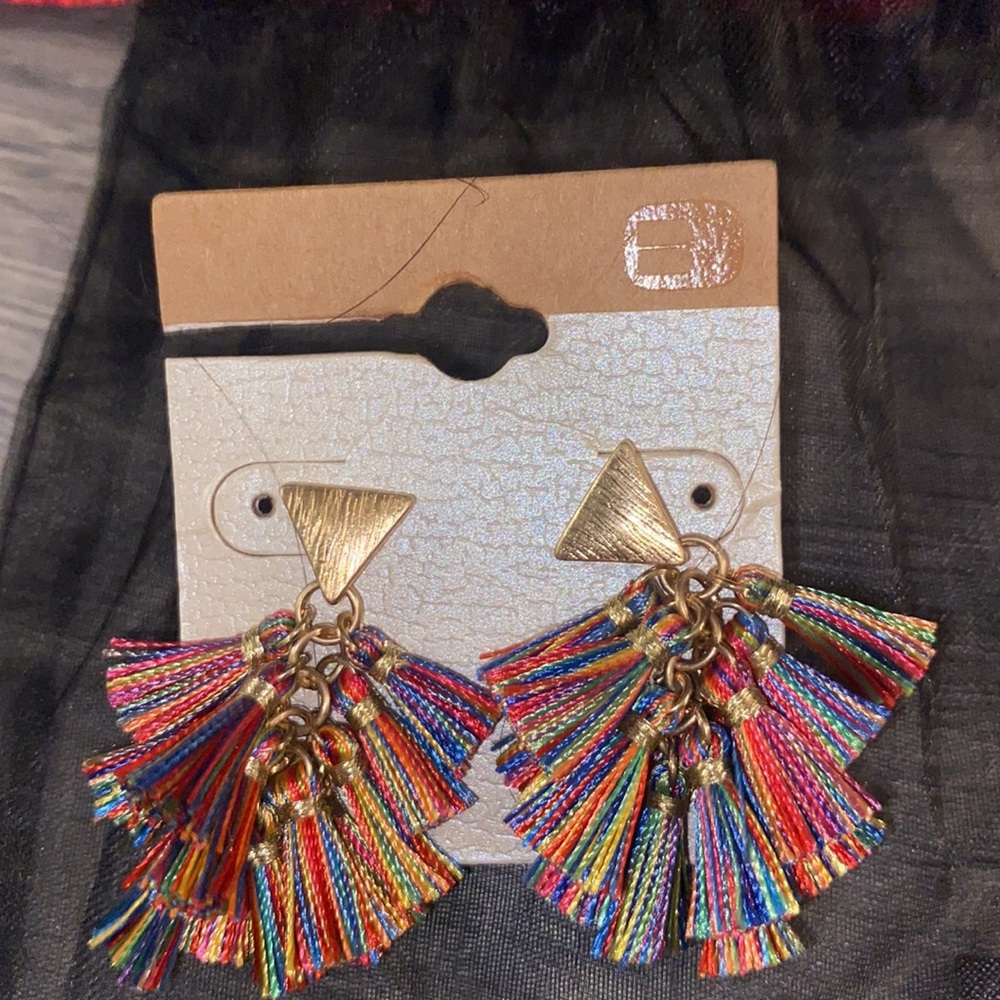 New never worn buckle earrings with tags included backing for earrings and bag - Picture 3 of 5